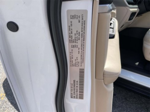 Used 2022 Jeep Grand Cherokee Limited image 10