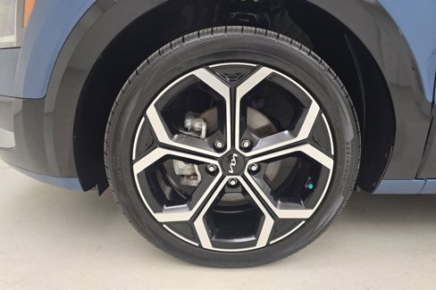 Used 2024 Kia Niro EX Touring image 11