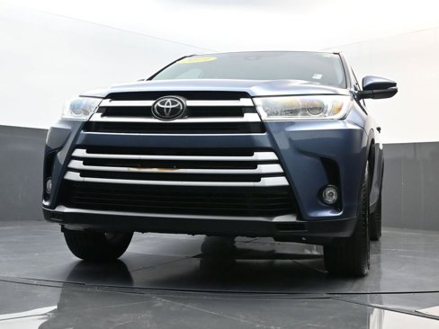 Used 2019 Toyota Highlander SE image 27