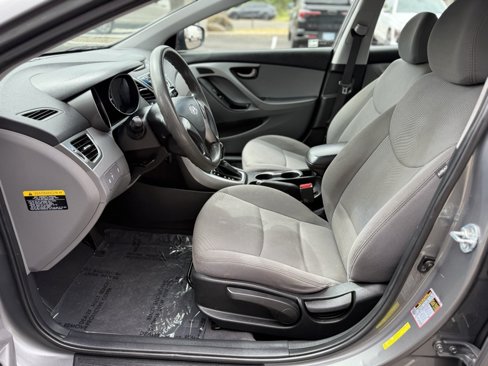 Used 2014 Hyundai Elantra SE image 16