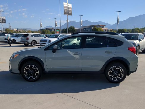 Used 2017 Subaru Crosstrek 2.0i Premium image 2