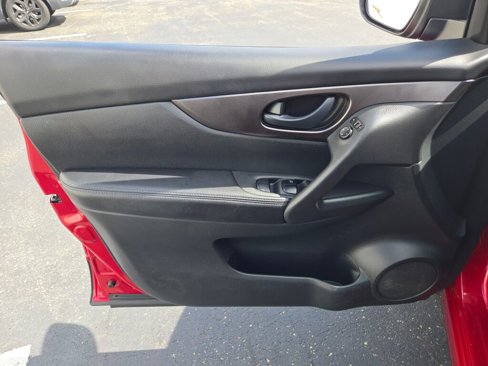 Used 2018 Nissan Rogue Sport S image 18