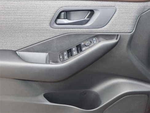 Certified 2023 Nissan Rogue S image 15