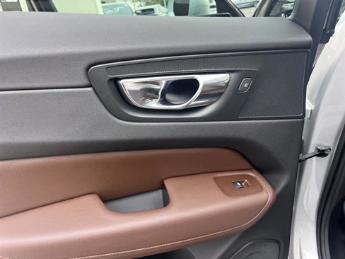 Used 2020 Volvo XC60 T6 Inscription w/ Protection Package Premier image 19