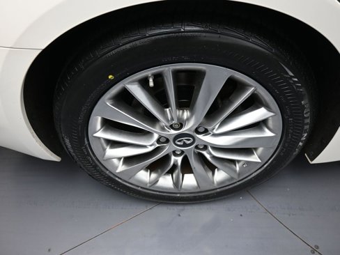 Used 2018 INFINITI Q50 Luxe w/ Essential Package (3.0T Luxe) image 12