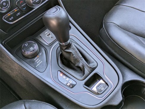 Certified 2021 Jeep Cherokee Latitude Lux w/ Sun & Sound Group image 19