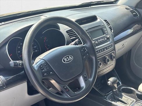 Used 2014 Kia Sorento LX image 10