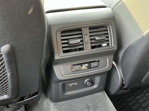 Used 2022 Audi Q5 2.0T Premium image 16