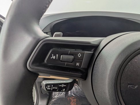 Used 2025 Porsche Cayenne image 13