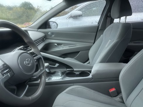 Used 2023 Hyundai Elantra SEL w/ Convenience Package image 7