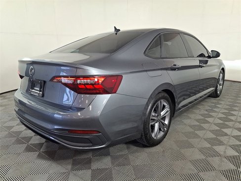 Used 2023 Volkswagen Jetta SE w/ Panoramic Sunroof Package image 10
