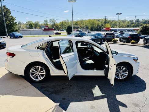 Used 2020 Volkswagen Passat 2.0T SE image 14