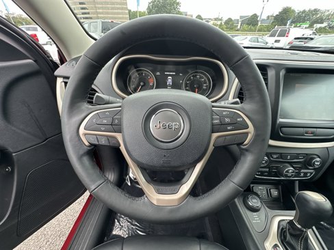 Used 2016 Jeep Cherokee Limited image 16