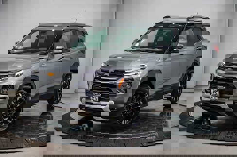 Used 2023 Chevrolet TrailBlazer LT image 1