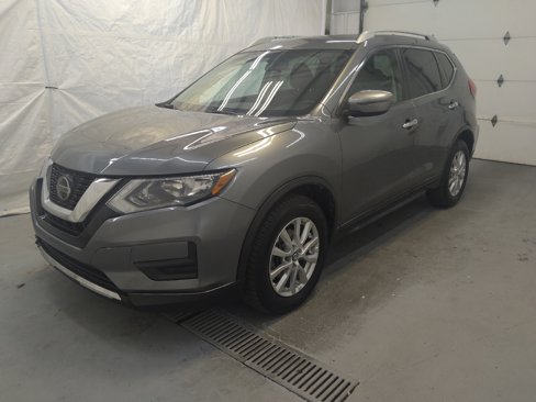Used 2018 Nissan Rogue SV image 2
