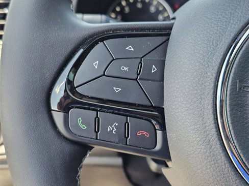 Used 2021 Jeep Renegade Latitude w/ Sun & Sound Group image 21