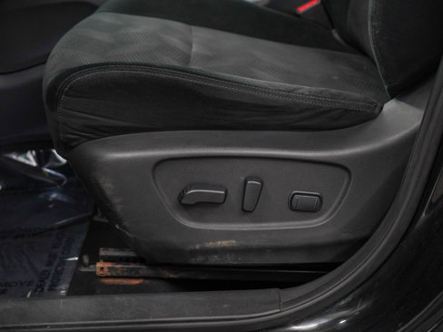 Used 2016 Nissan Rogue SV image 19