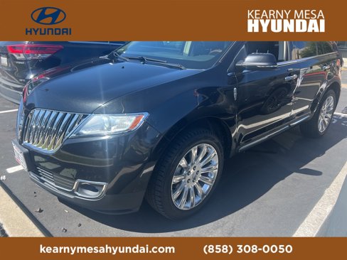 Used 2013 Lincoln MKX FWD image 1