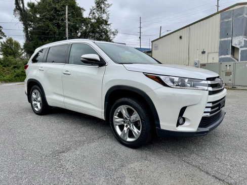 Used 2018 Toyota Highlander AWD V6 image 3