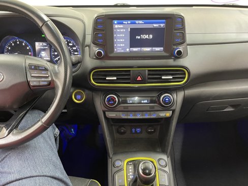 Used 2019 Hyundai Kona Limited image 24