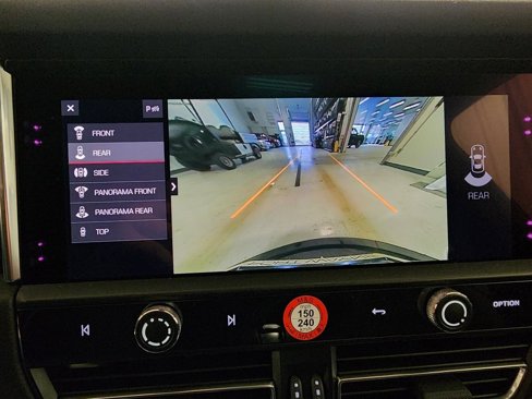 Used 2025 Porsche Macan image 18