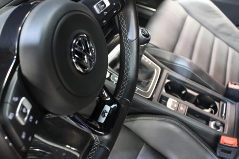 Used 2017 Volkswagen Golf R 4-Door image 25