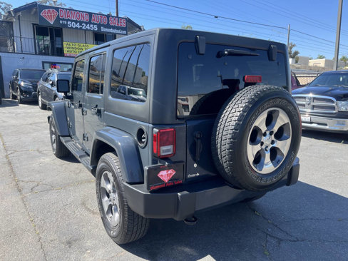 Used 2017 Jeep Wrangler Unlimited Sahara w/ Connectivity Group image 9