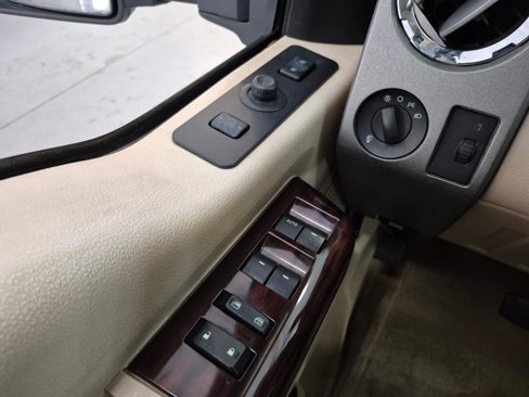 Used 2010 Ford F350 Lariat image 25