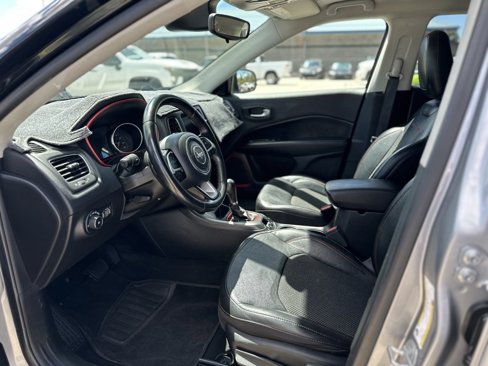 Used 2020 Jeep Compass Trailhawk image 19