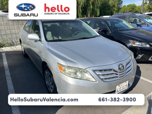 Used 2010 Toyota Camry LE image 1