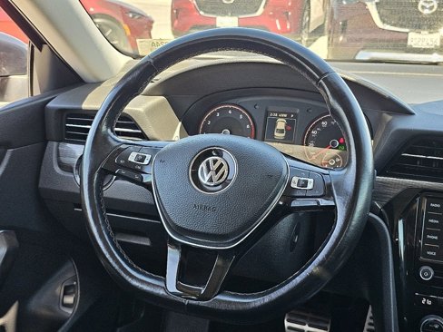 Used 2020 Volkswagen Passat 2.0T R-Line image 34