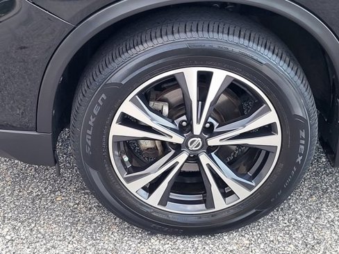 Used 2020 Nissan Rogue SV w/ Premium Package image 9