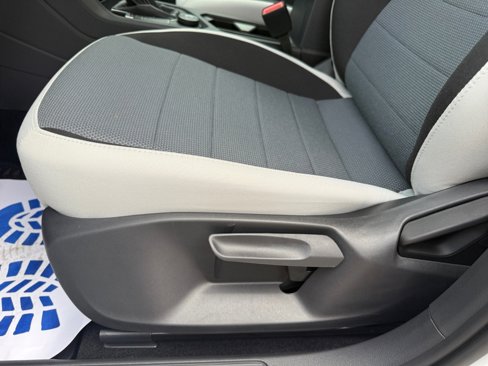 New 2025 Volkswagen Taos S image 30