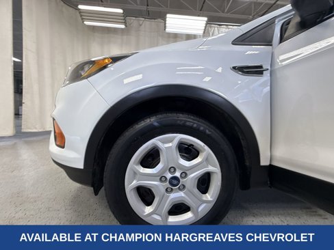 Used 2019 Ford Escape S image 42
