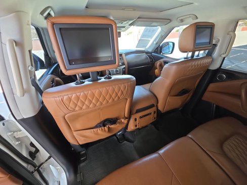 Used 2018 INFINITI QX80 4WD w/ Deluxe Technology Package image 22