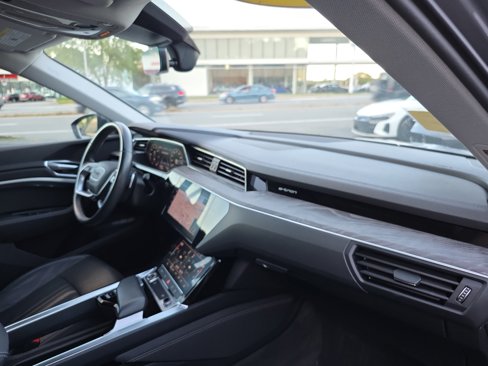 Used 2021 Audi e-tron Premium w/ Convenience Plus Package image 42