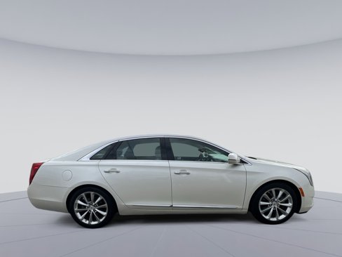 Used 2013 Cadillac XTS Premium image 10