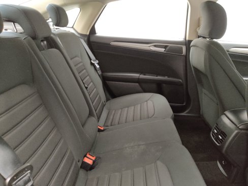 Used 2019 Ford Fusion SE image 19