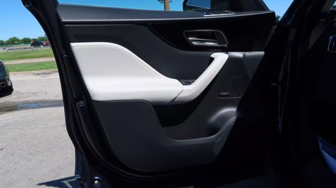 Used 2019 Jaguar F-PACE Prestige image 11