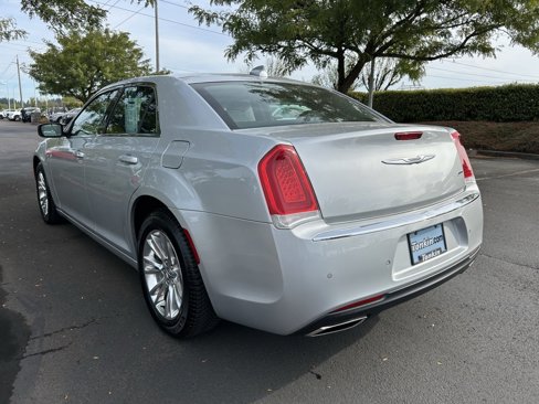 Used 2020 Chrysler 300 Touring L w/ 300 Premium Group image 7