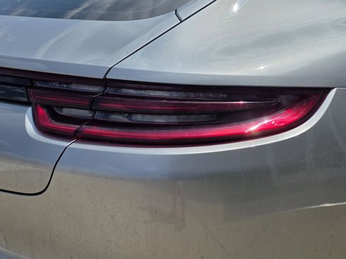 Used 2020 Porsche Panamera 4S image 12