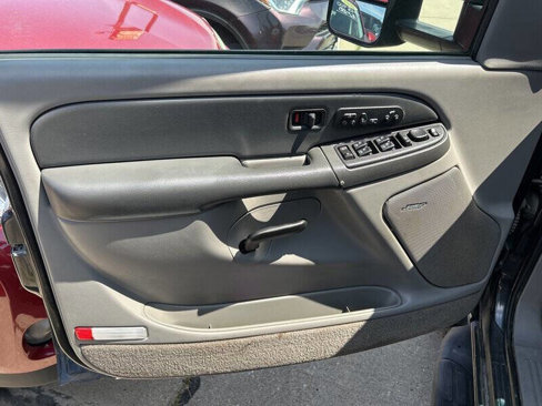 Used 2003 Chevrolet Suburban LT w/ LT Preferred Equipment Group image 11