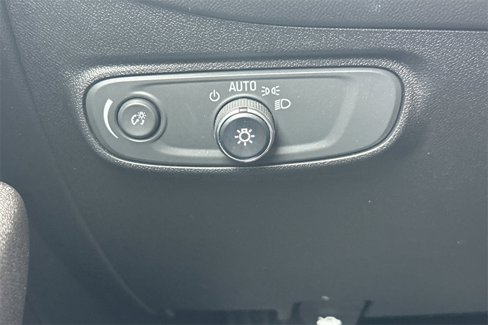 Used 2018 Chevrolet Equinox LT image 32