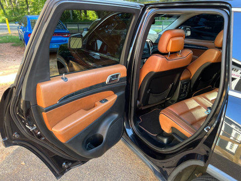 Used 2013 Jeep Grand Cherokee Overland Summit image 25