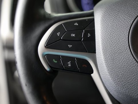 Used 2021 Jeep Grand Cherokee Laredo X image 14