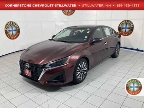 Used 2024 Nissan Altima 2.5 SV image 1