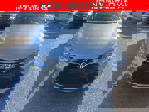 Used 2017 Toyota Camry SE image 5