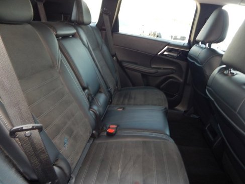 Used 2024 Mitsubishi Outlander SE Black Edition image 17