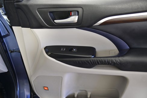 Used 2015 Toyota Highlander Limited image 9