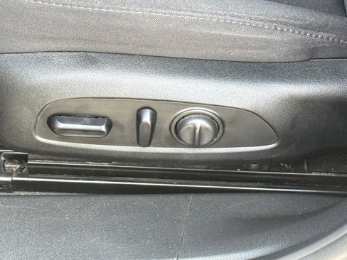 Used 2020 Chevrolet Malibu LT image 14